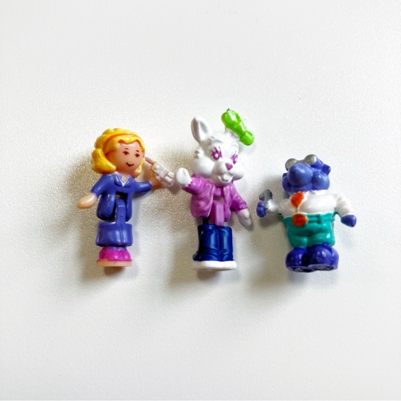 🌸 Polly Pocket | 1994 Rabbit House - Picture 1 of 2